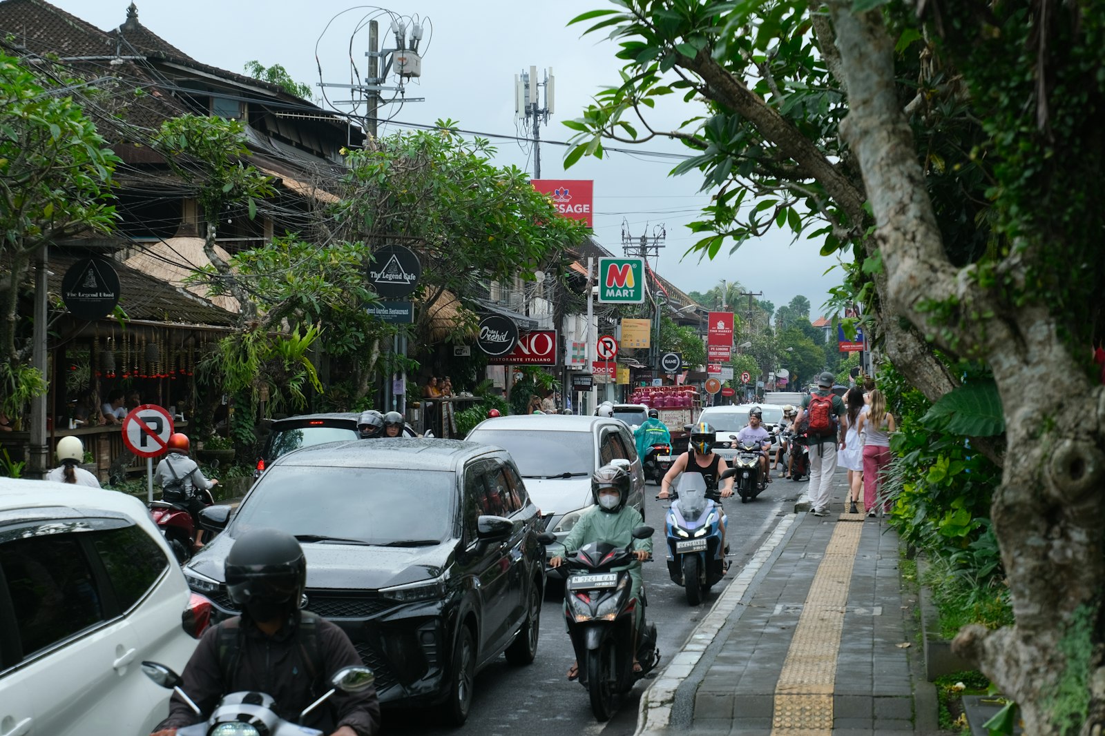 Traffic jam of cars and motorbikes in Ubud, Bali